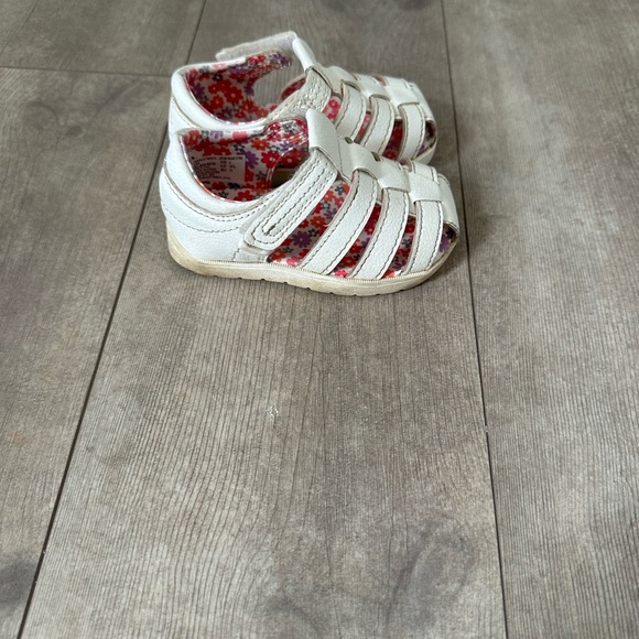 Wonder Nation Baby Toddler Girl White ‘Fisherman’ Sandals size 4 
Vguc - Picture 4 of 9